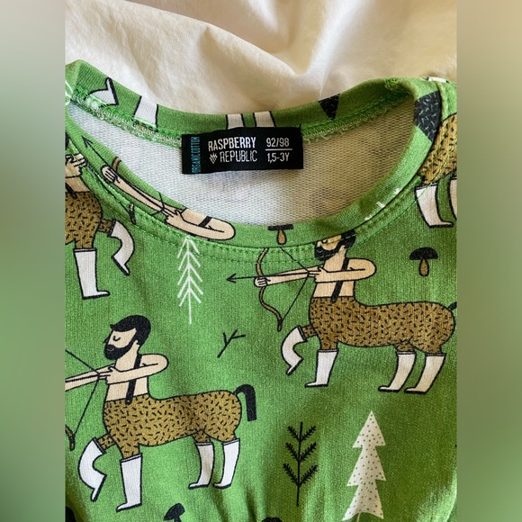 Raspberry republic 1.5-3Y Centaur dress - Picture 2 of 2